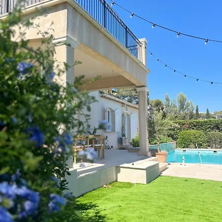 4 Bedrooms Pool Near Sea Willa Saint-Raphaël