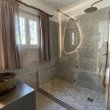 4 Bedrooms Pool Near Sea 别墅